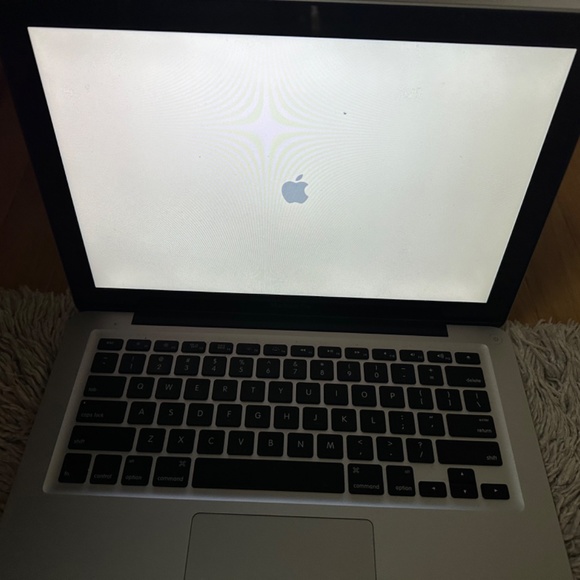 Mac Book Pro - Picture 3 of 6